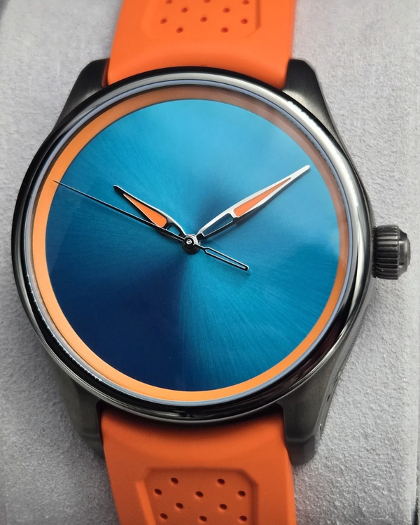 2026 H. Moser & Cie Pioneer 42.8MM Turquoise  Dial Rubber Strap (3201-1205)