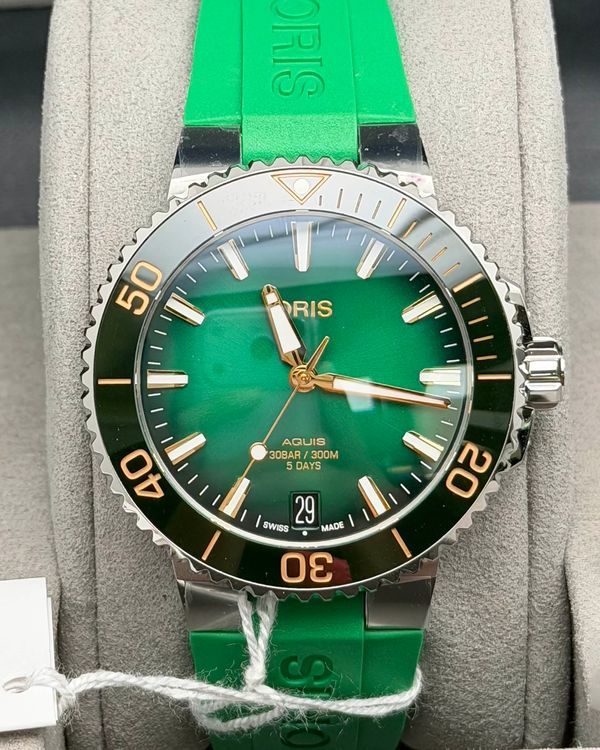 Oris Aquis Date (01 400 7769 4127-07 4 22 77FC)