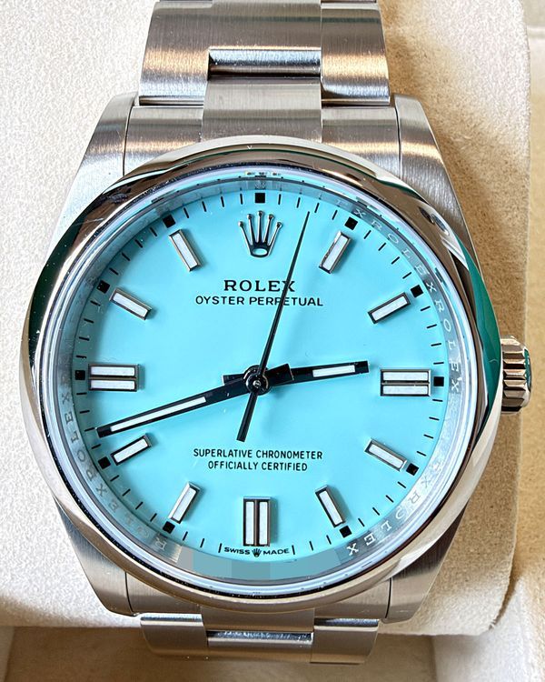 Rolex Oyster Perpetual (126000)