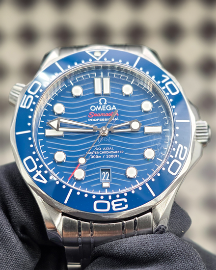 No Reserve - 2020 Omega Seamaster Diver 300M 42MM Blue Dial Steel Bracelet (210.30.42.20.03.001)