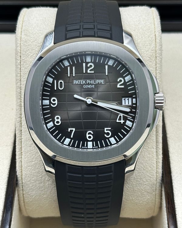 2020 Patek Philippe Aquanaut 40MM Black Dial Rubber Strap (5167A-001)