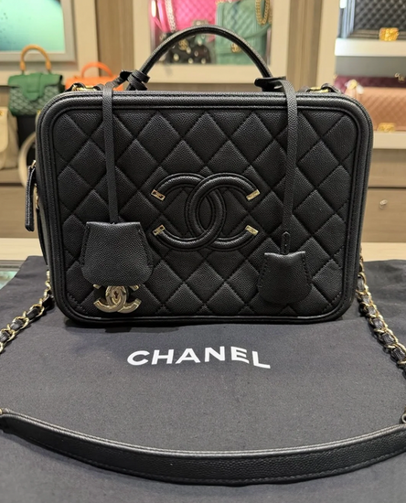 Chanel Bag Filigree Vanity Case Large Leather Gold-Tone Hardware Leather Strap (Vanity Bag)