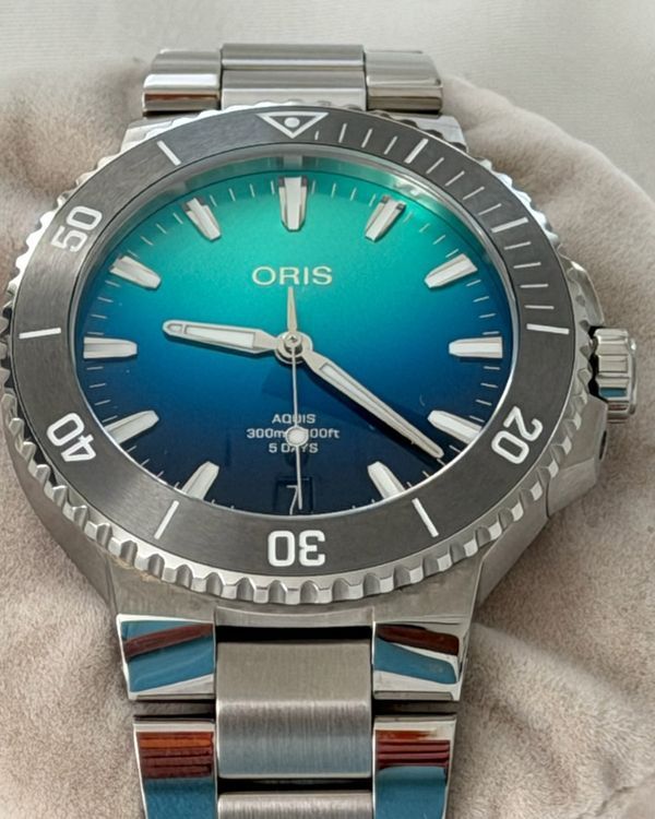 No Reserve - 2025 Oris Aquis Great Barrier Reef L.E. 43.5MM Blue Dial Rubber Strap (01 400 7790 4185)