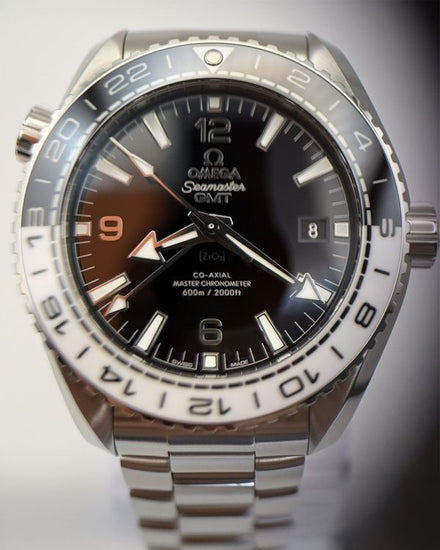 No Reserve - 2025 Omega Seamaster Planet Ocean 600M GMT "Oreo" 43.5MM Black Dial Steel Bracelet (215.30.44.22.01.001)