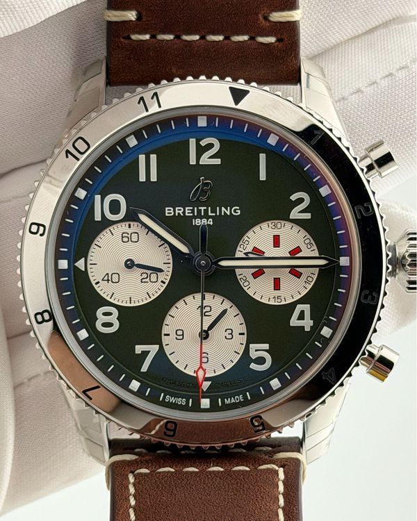 Breitling Aviator 8 (A23380)