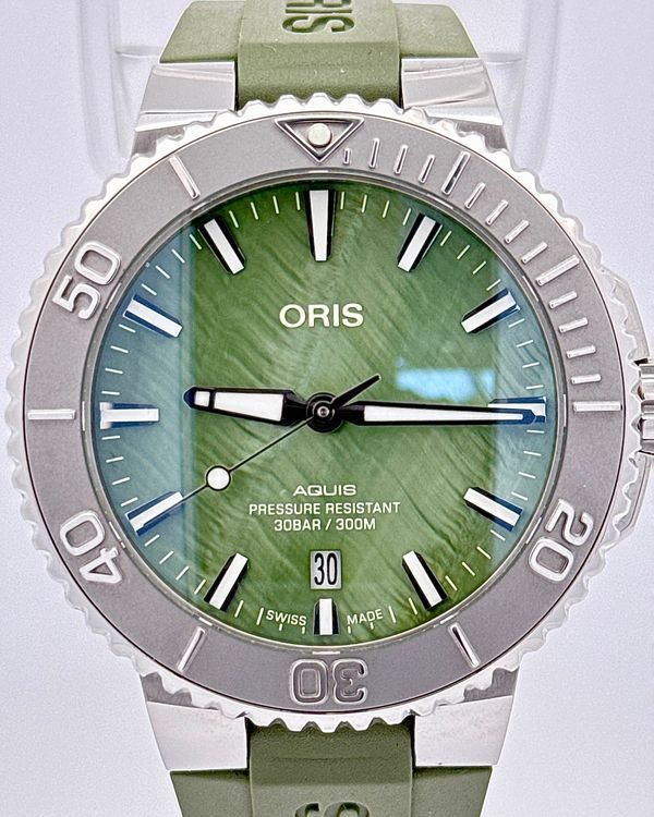 Oris Aquis New York Harbor L.E. 41.5MM Green Dial Rubber Strap (01 733 7766 4187)