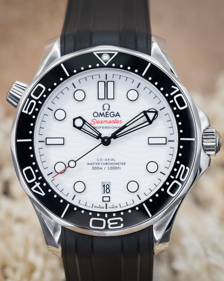 2023 Omega Seamaster Diver 300M 42MM White Dial Rubber Strap (210.32.42.20.04.001)