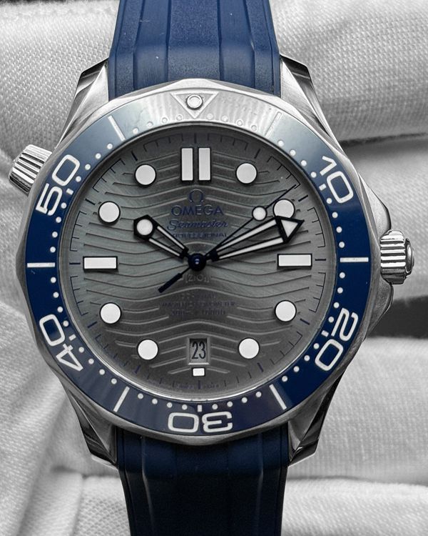 2022 Omega Seamaster Diver 300M 42MM Grey Dial Rubber Strap (210.32.42.20.06.001)