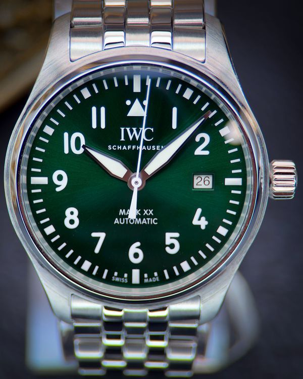 2023 IWC Schaffhausen Pilot Mark XX 40MM Green Dial Steel Bracelet (IW328206)