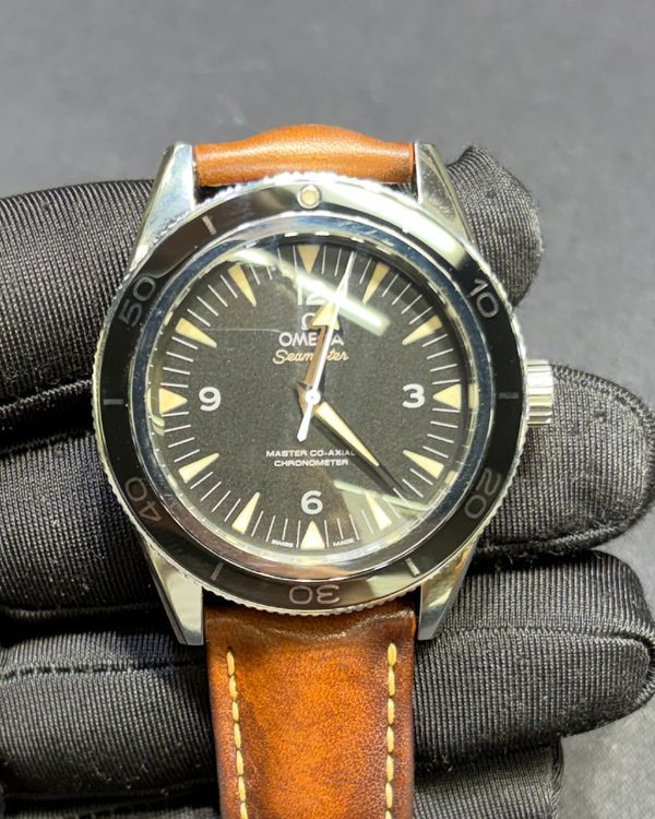 2019 Omega Seamaster 300 41MM Black Dial Leather Strap (233.32.41.21.01.002)