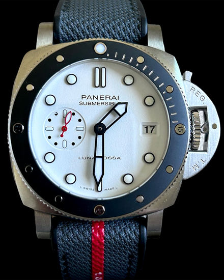 No Reserve - 2025 Panerai Submersible "Luna Rossa" 42MM White Dial Rubber Strap (PAM01579)