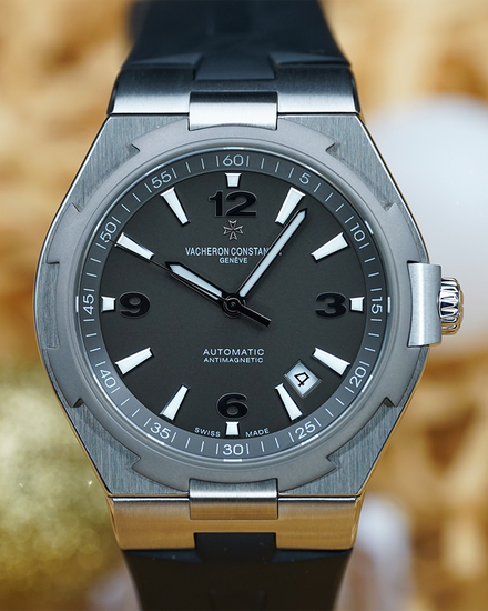 No Reserve - 2015 Vacheron Constantin Overseas 42MM Grey Dial Rubber Strap (47040/000W-9500)
