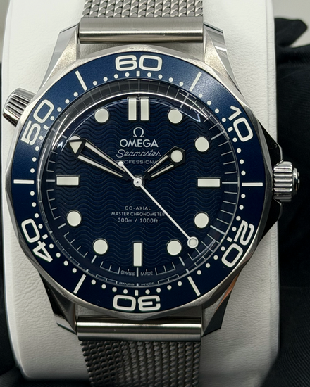 No Reserve - 2025 Omega Seamaster Diver 300M "James Bond 60th Anniversary" 42MM Blue Dial Steel Bracelet (210.30.42.20.03.002)