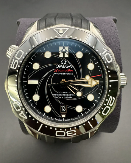 2020 Omega Seamaster Diver 300M “James Bond” L.E. 42MM Black Dial Rubber Strap (210.22.42.20.01.004)