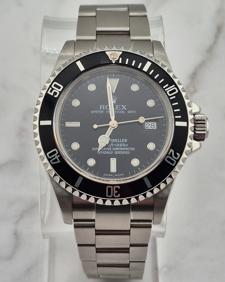 No Reserve - 2005 (F Serial) Rolex Sea-Dweller 4000 40MM Black Dial Oyster Bracelet (16600)