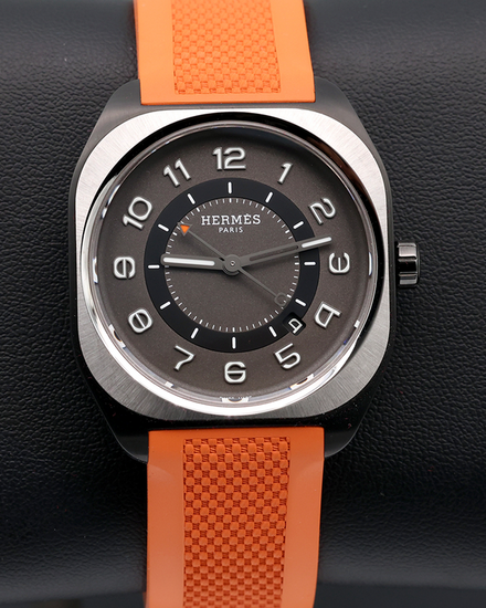No Reserve - 2023 Hermès H08 39MM Grey Dial Rubber Strap (W049430WW00)