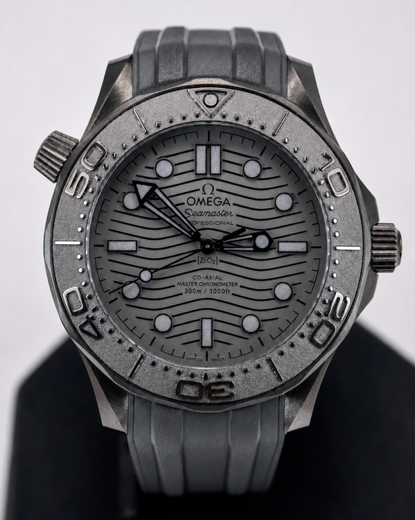 2022 Omega Seamaster Diver 300M “Black Black” 43.5MM Black Dial Rubber Strap (210.92.44.20.01.003)