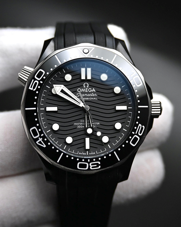 2020 Omega Seamaster Diver 300M 43.5MM Black Dial Rubber Strap (210.92.44.20.01.001)