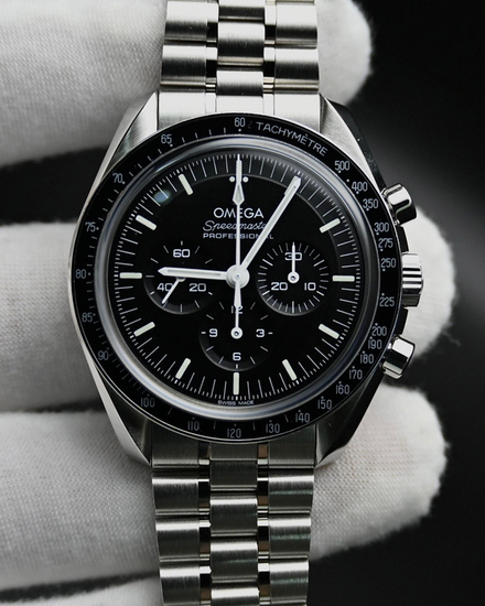 2022 Omega Speedmaster Professional Moonwatch 42MM Black Dial Steel Bracelet (310.30.42.50.01.002)
