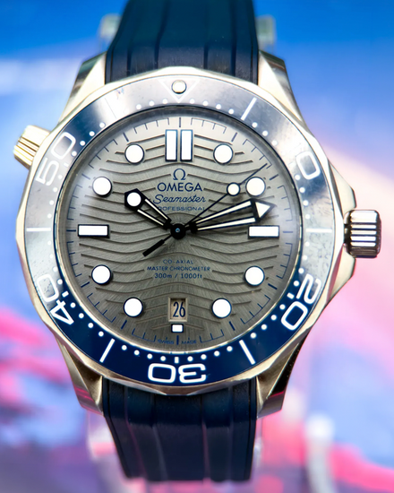 No Reserve - 2018 Omega Seamaster Diver 300M 42MM Grey Dial Rubber Strap (210.32.42.20.06.001)