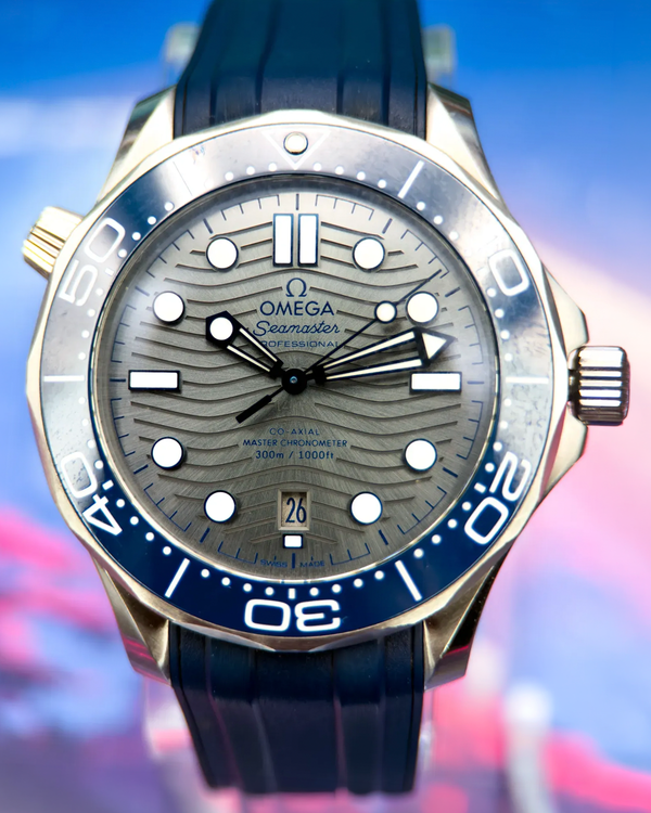 No Reserve - 2018 Omega Seamaster Diver 300M 42MM Grey Dial Rubber Strap (210.32.42.20.06.001)