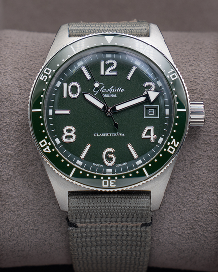 Glashütte Original SeaQ 39.5MM Green Dial Textile Strap (1-39-11-13-83-08)