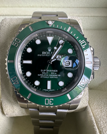 No Reserve - 2015 Rolex Submariner Date "Hulk" 40MM Green Dial Oyster Bracelet (116610LV)
