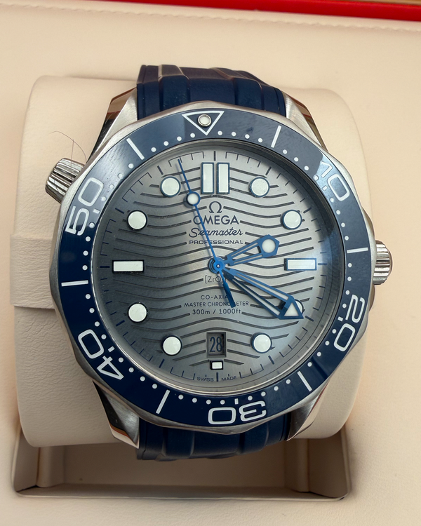 2023 Omega Seamaster Diver 300M 42MM Grey Dial Rubber Strap (210.32.42.20.06.001)
