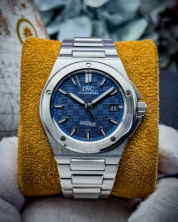 2025 IWC Schaffhausen Ingenieur 40MM Blue Dial Steel Bracelet (IW328907)