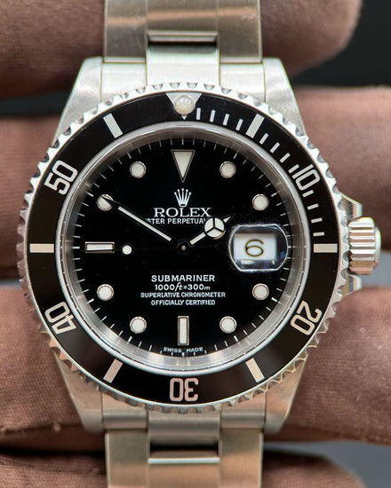 2001 Rolex Submariner Date 40MM Black Dial Oyster Bracelet (16610)