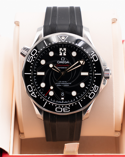 2019 Omega Seamaster Diver 300M “James Bond” L.E. 42MM Black Dial Rubber Strap (210.22.42.20.01.004)