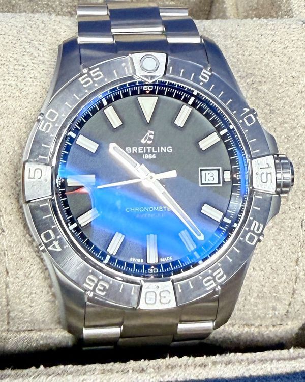 Breitling Avenger (A17328)