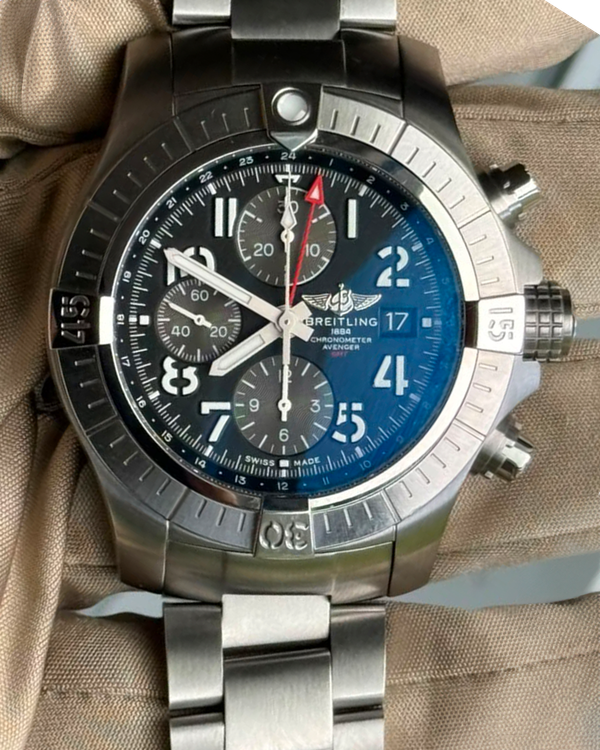 No Reserve - Breitling Avenger (A24315101B1A1)