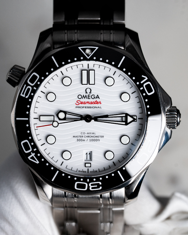 2024 Omega Seamaster Diver 300M 42MM White Dial Steel Bracelet (210.30.42.20.04.001)