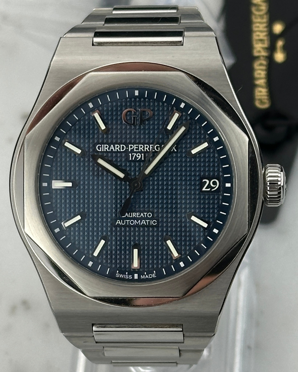 2022 Girard Perregaux Laureato 42MM Blue Dial Steel Bracelet (81010-11-431-11A)