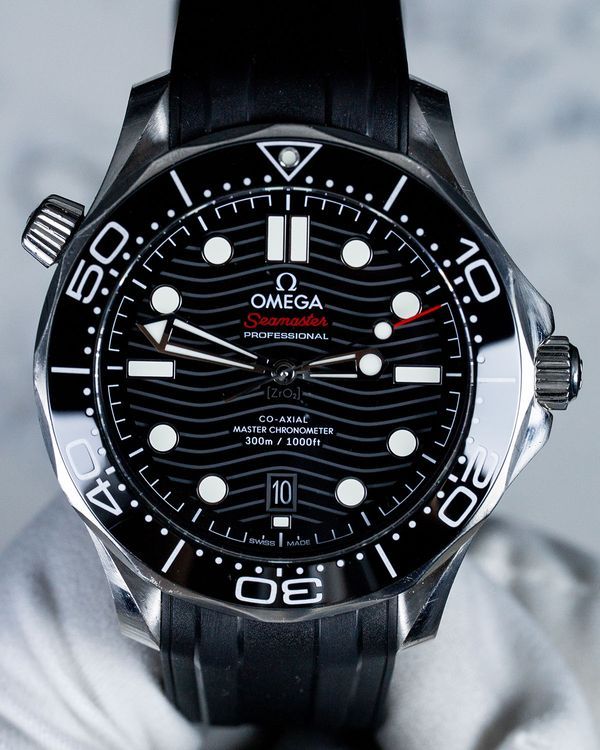 2025 Omega Seamaster Diver 300M 42MM Black Dial Rubber Strap (210.32.42.20.01.001)