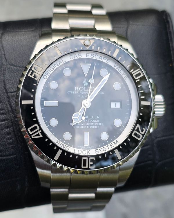 Rolex Sea-Dweller Deepsea 44MM Black Dial Oyster Bracelet (116660)