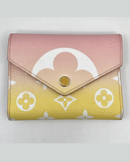 Louis Vuitton Monogram Portefeuille Victorine Wallet 3.54 x 4.72IN Rose Claire Leather Gold-Tone Hardware (M80388)
