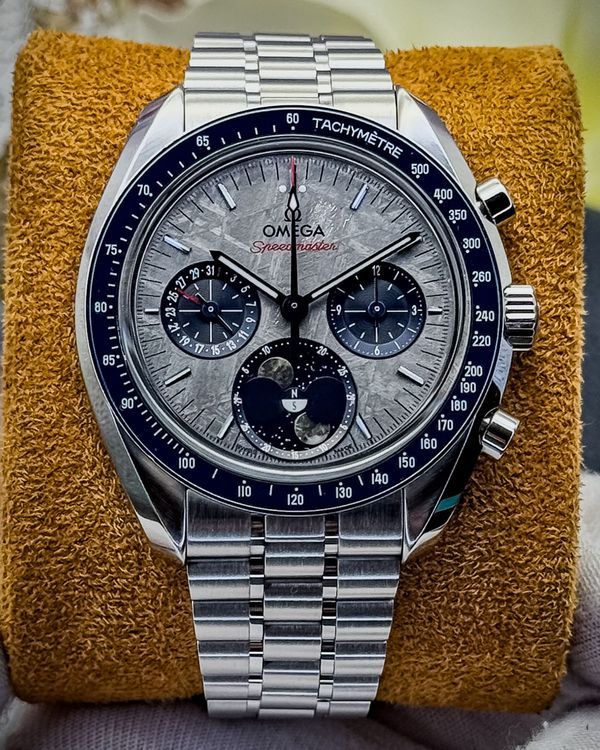 2025 Omega Speedmaster Moonphase 43MM Meteorite Dial Steel Bracelet (304.30.43.52.06.001)
