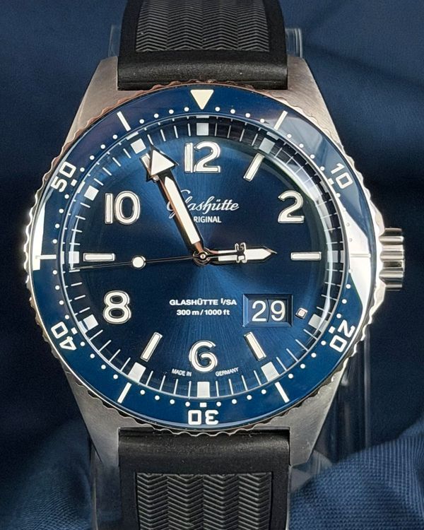 2026 Glashütte Original SeaQ Panorama Date 43.2MM Blue Dial Rubber Strap (1-36-13-02-81-33)