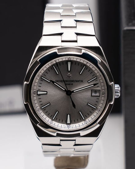 2018 Vacheron Constantin Overseas 41MM Silver Dial Steel Bracelet (4500V/110A-B126)