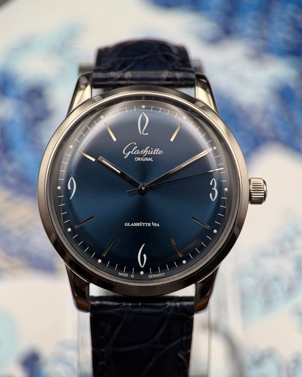 2024 Glashütte Original Sixties 39MM Blue Dial Leather Strap (1-39-52-06-02-04)