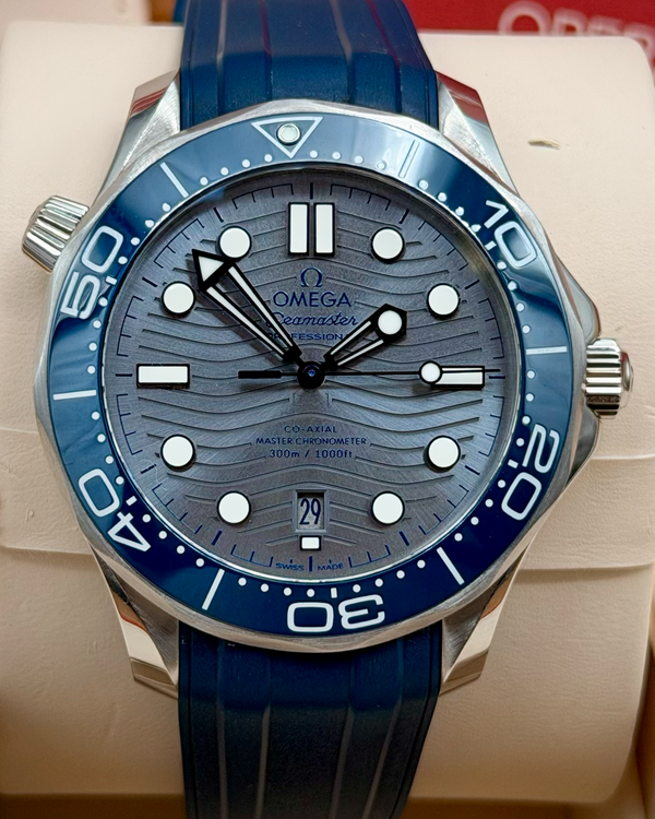 2023 Omega Seamaster Diver 300M 42MM Grey Dial Rubber Strap (210.32.42.20.06.001)