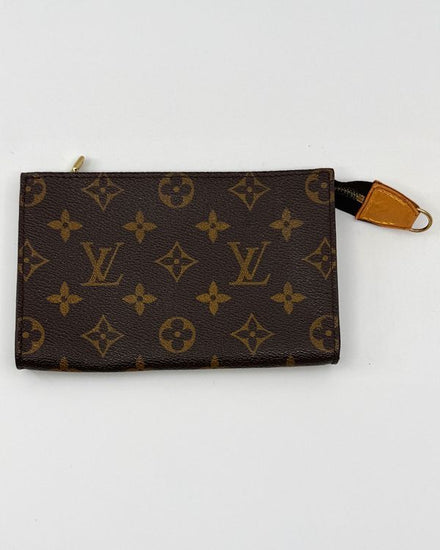 Louis Vuitton Monogram Pouch Small 6.8 × 4.0 in Monogram Coated Canvas Gold Tone Hardware Zip Closure (SR0938)