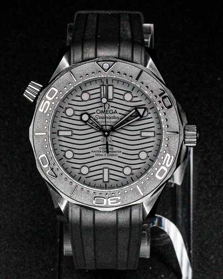 No Reserve - 2022 Omega Seamaster Diver 300M “Black Black” 43.5MM Black Dial Rubber Strap (210.92.44.20.01.003)