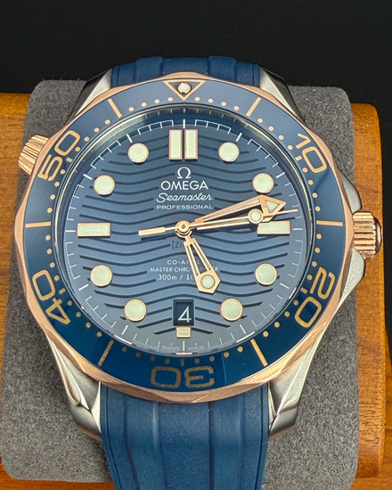2024 Omega Seamaster Diver 300M 42MM Blue Dial Rubber Strap (210.22.42.20.03.002)
