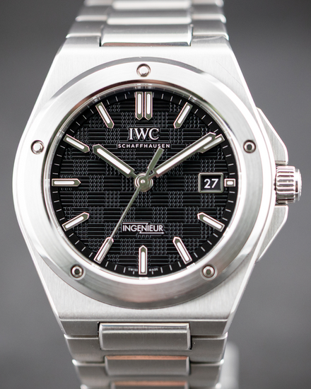 2024 IWC Schaffhausen Ingenieur 40MM Black Dial Steel Bracelet (IW328901)