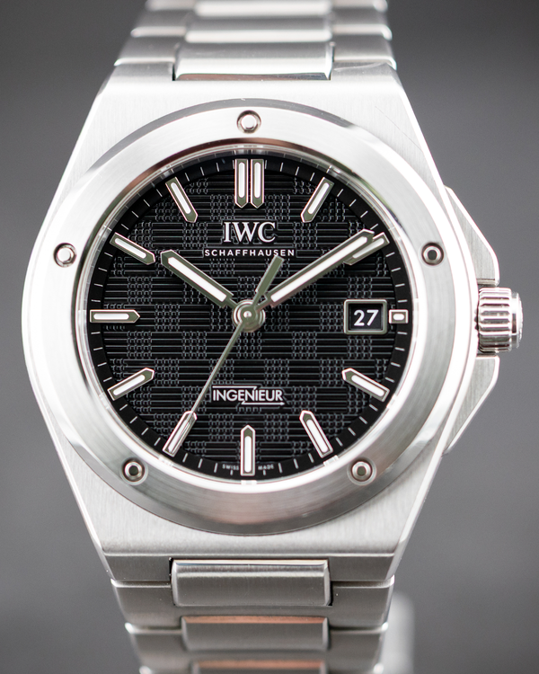 2024 IWC Schaffhausen Ingenieur 40MM Black Dial Steel Bracelet (IW328901)