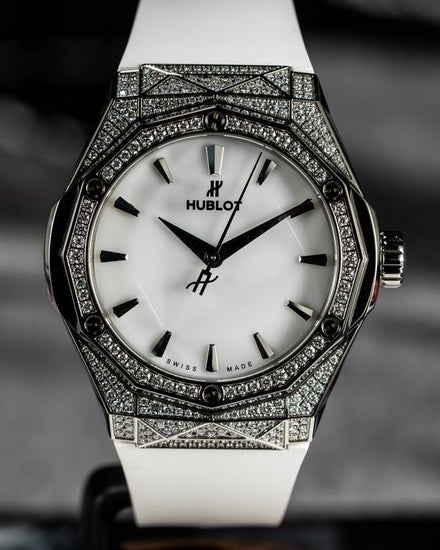 No Reserve - 2025 Hublot Classic Fusion 40MM White Dial Rubber Strap (550.NS.2200.RW.1604.ORL20)