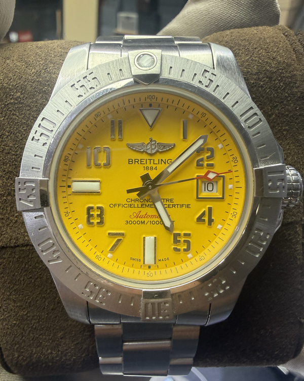 Breitling Avenger (A1733110/I519)